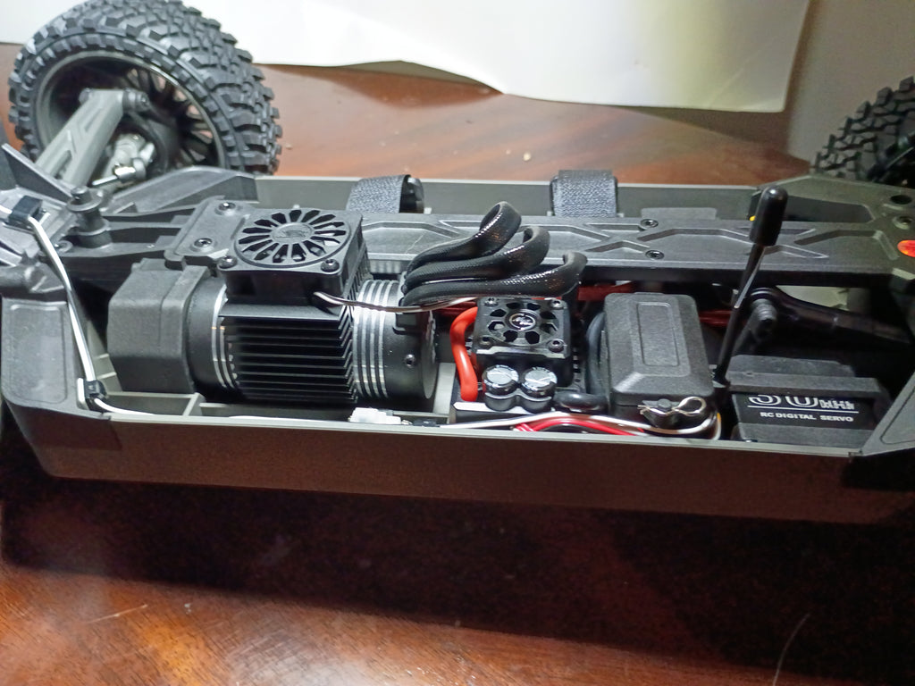 Yikong YK8081 1/8 Scale 4WD Desert Fighter Short Course Truck RTR - (No Battery or Charger)