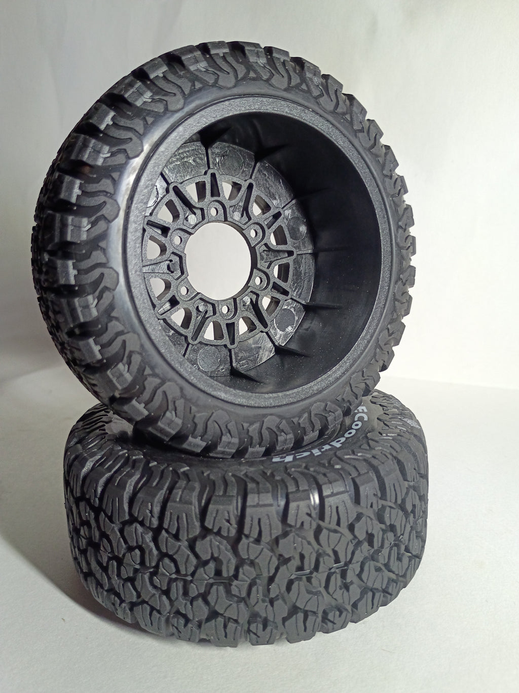 Multi-Hex 1:10 Scale RC Short Course Truck & Desert Crawler Tires with Detachable 12mm/14mm/17mm Hub Adapters (1 Pair)