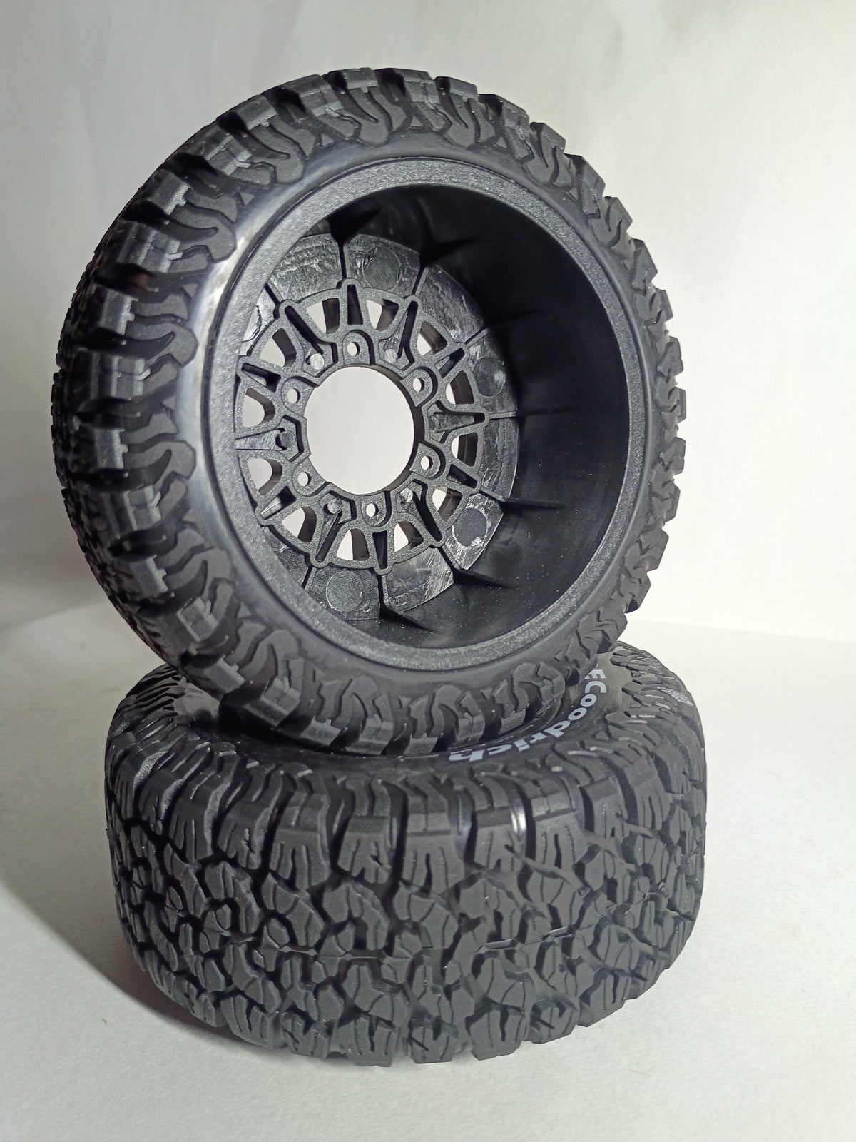 Multi-Hex 1:10 Scale RC Short Course Truck & Desert Crawler Tires with Detachable 12mm/14mm/17mm Hub Adapters (1 Pair)