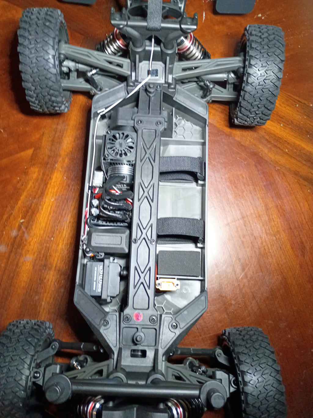 Yikong YK8081 1/8 Scale 4WD Desert Fighter Short Course Truck RTR - (No Battery or Charger)